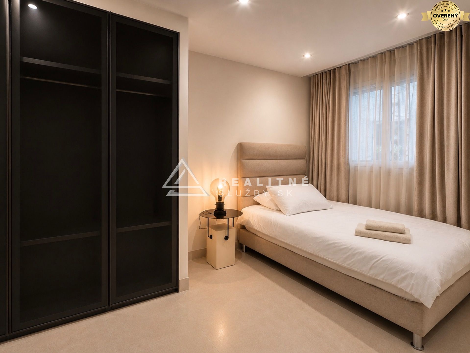 EXCLUSIVE FRONTLINE BEACH APARTMENT FOR RENT