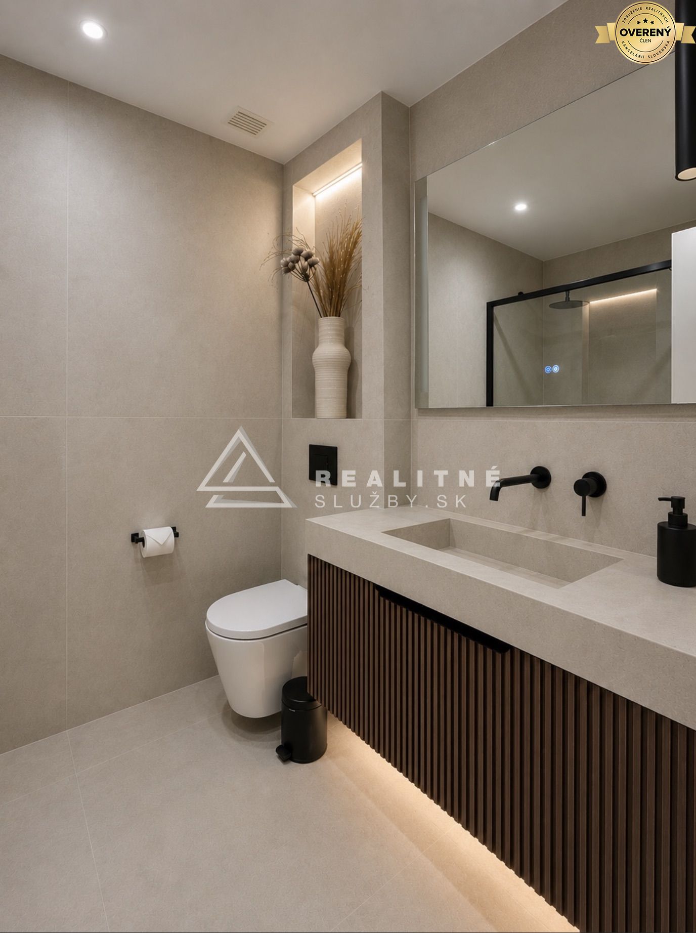 EXCLUSIVE FRONTLINE BEACH APARTMENT FOR RENT