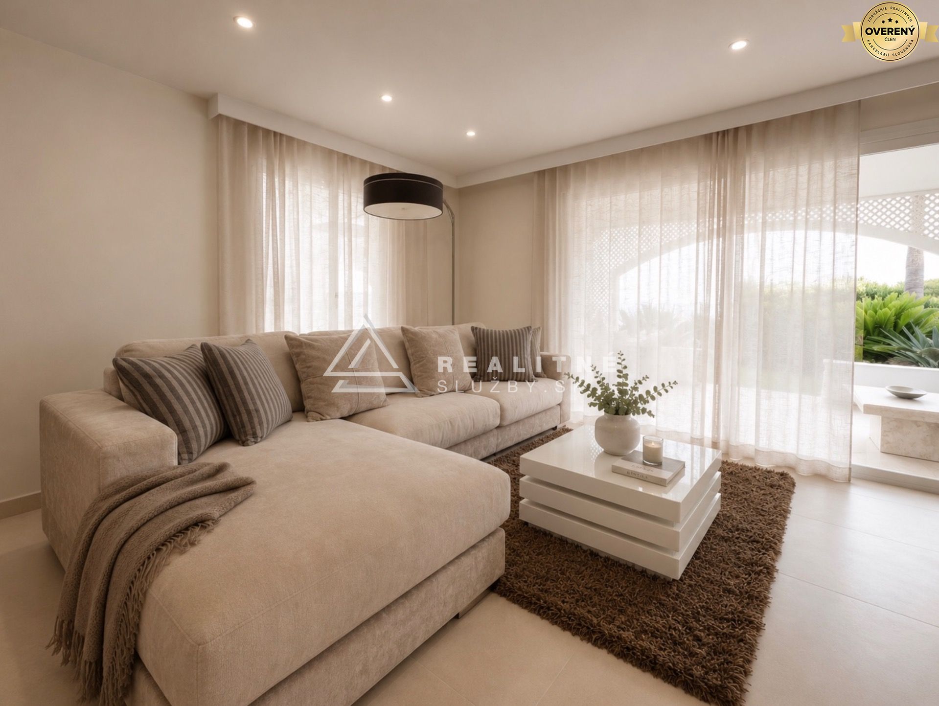 EXCLUSIVE FRONTLINE BEACH APARTMENT FOR RENT