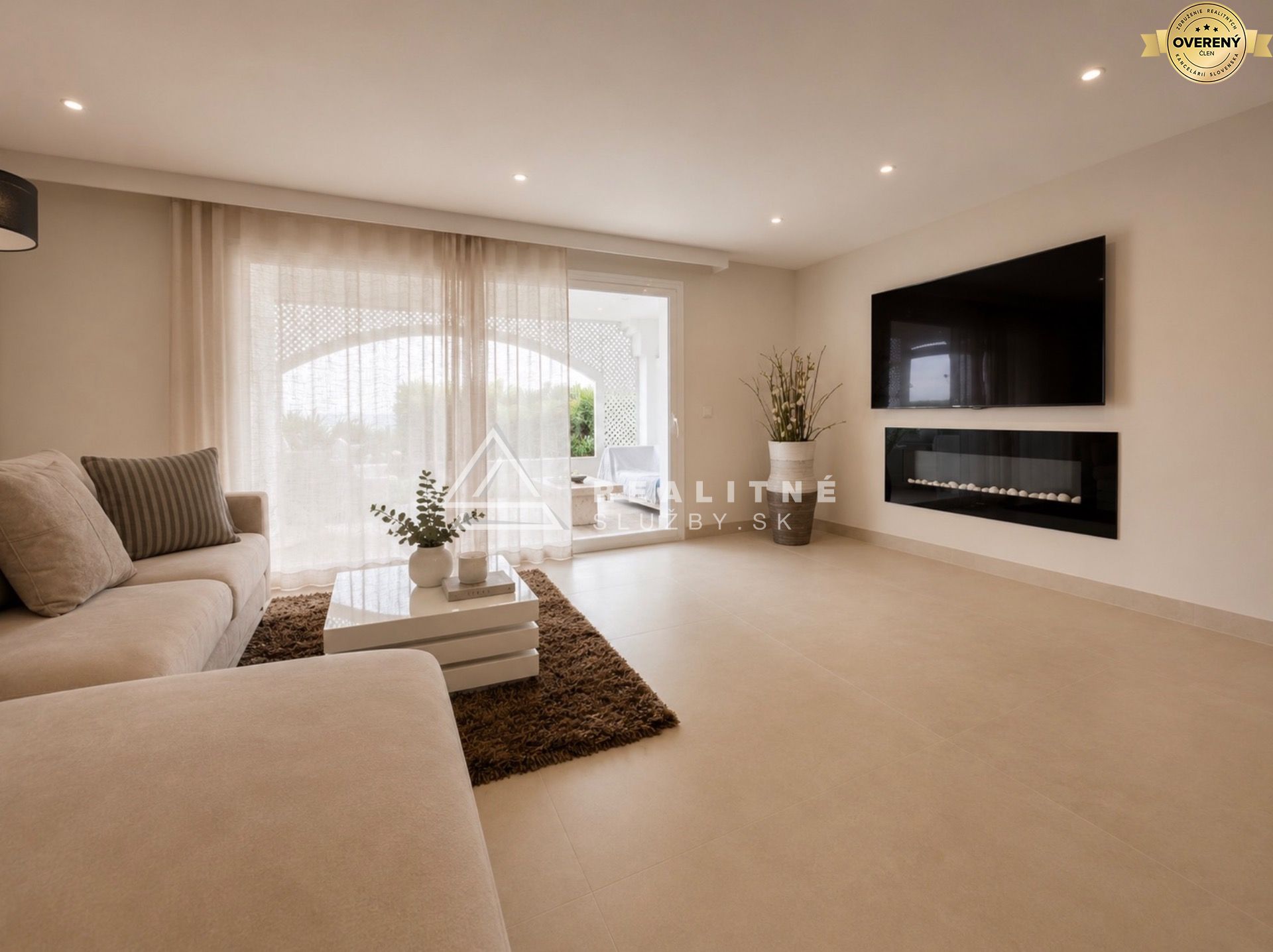 EXCLUSIVE FRONTLINE BEACH APARTMENT FOR RENT